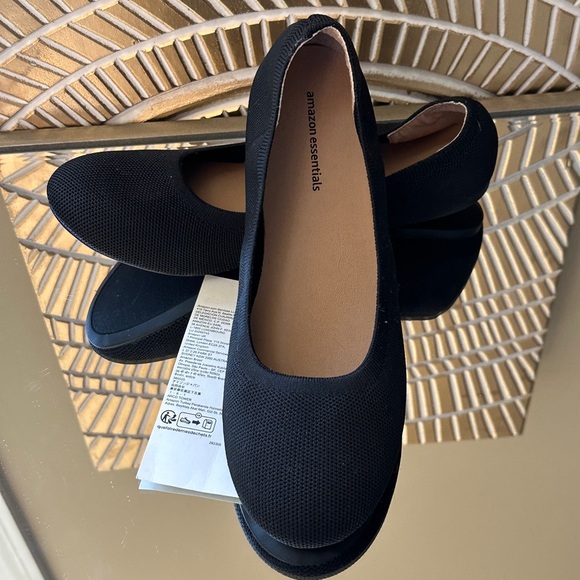 Amazon Essentials Black Ballet Flats 8.5 - Picture 1 of 5